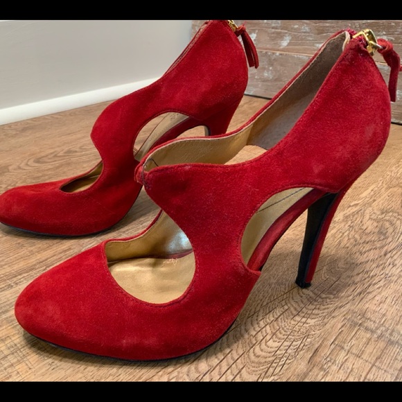 Red pumps - Picture 4 of 5